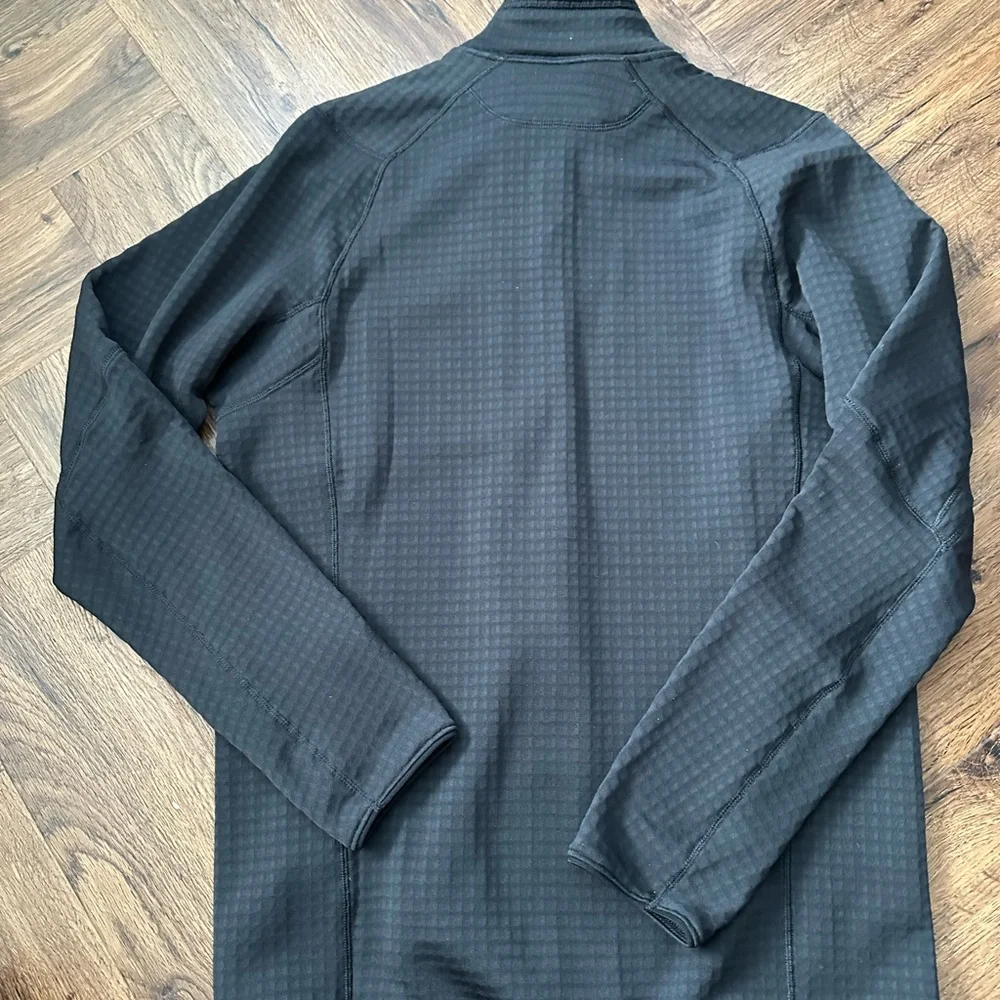 Patagonia R1 - Picture 5 of 5